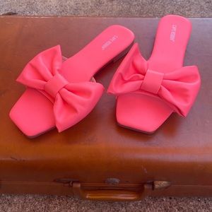 Cape Robbin Hot Pink Juju Flats - Size 8